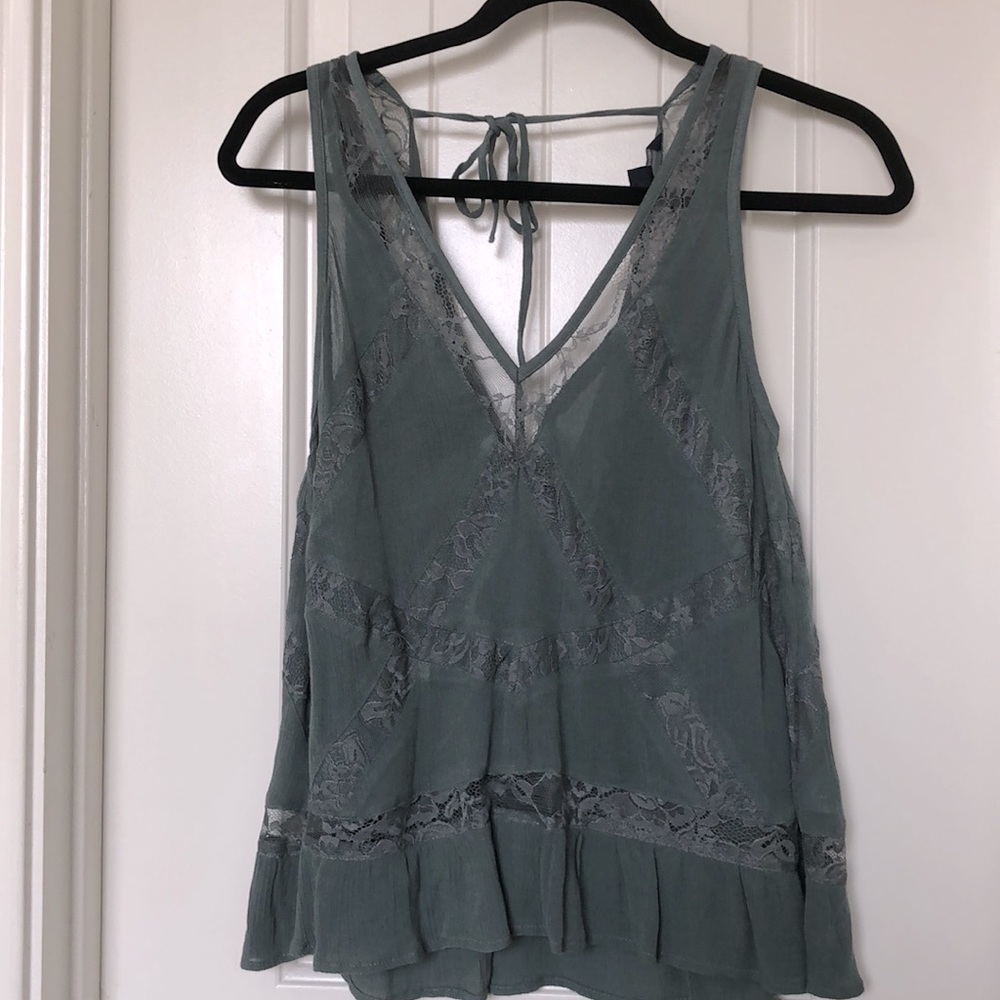 ✨Host Pick✨ AE Lace Panel Top NWOT